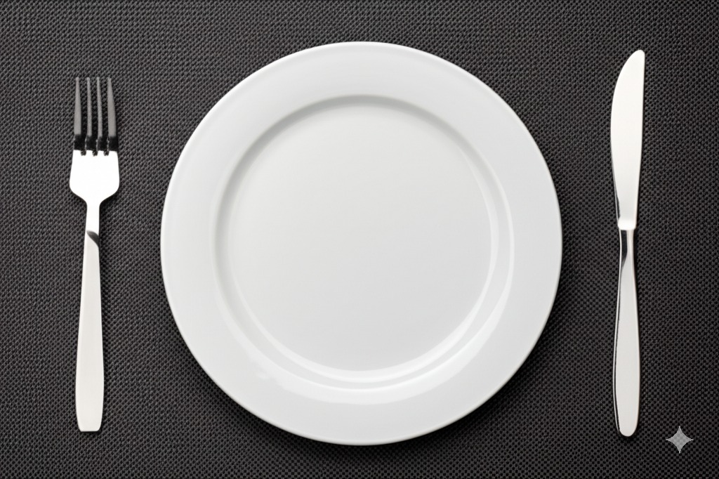 Example of using high contrast: a white plate on a dark placemat for better visibility.